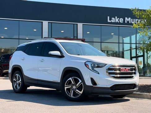 Used 2021 GMC Terrain SLT FWD image 1