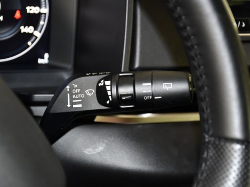 Used 2024 Mitsubishi Outlander SE AWD/4WD image 16