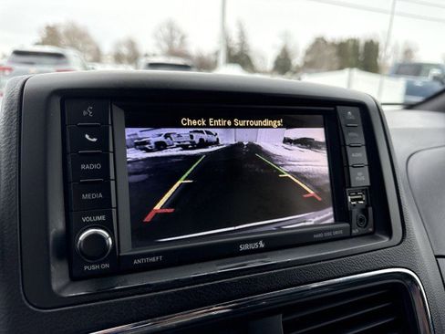 Used 2018 Dodge Grand Caravan SXT image 22