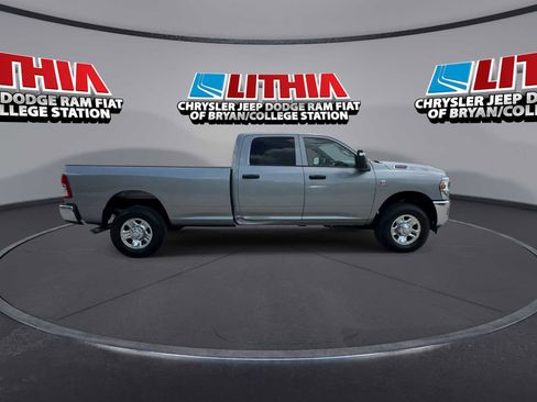 Used 2024 RAM 3500 Tradesman w/ Chrome Appearance Group AWD/4WD image 9