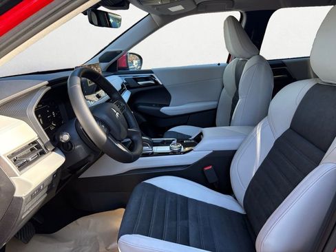 New 2026 Mitsubishi Outlander SE image 10