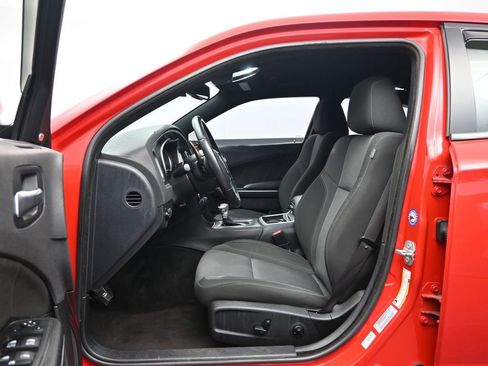 Used 2018 Dodge Charger R/T image 23
