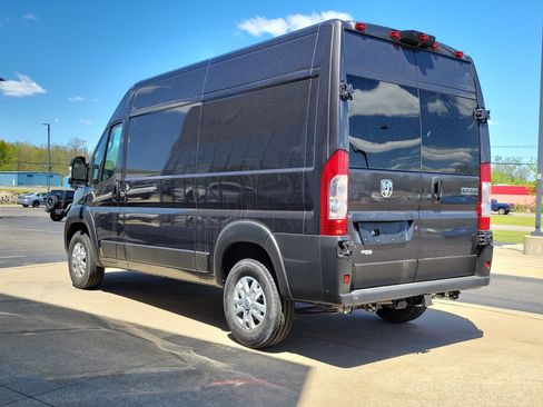 Used 2025 RAM ProMaster 2500 w/ Quick Order Package 22G SLT FWD image 3