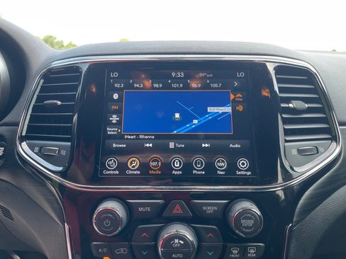 Used 2020 Jeep Grand Cherokee Altitude RWD image 5