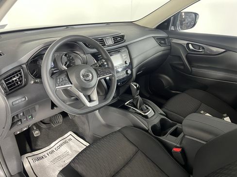 Used 2017 Nissan Rogue S image 6