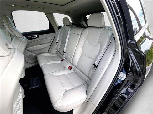 Used 2022 Volvo XC60 T8 Inscription w/ Advanced Package AWD/4WD image 25