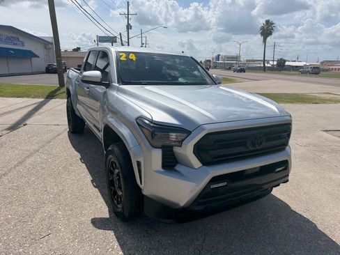 Used 2024 Toyota Tacoma SR5 RWD image 5