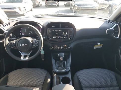 New 2025 Kia Soul LX image 17