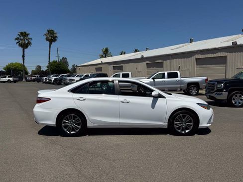 Used 2017 Toyota Camry SE FWD image 10
