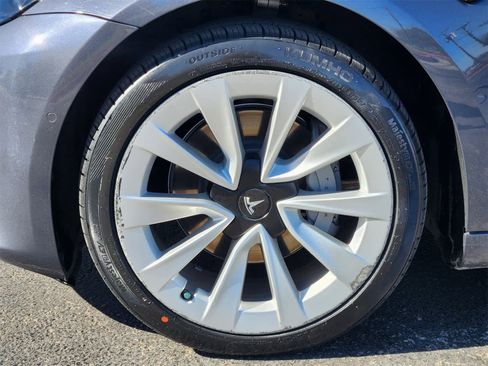 Used 2022 Tesla Model 3 image 9