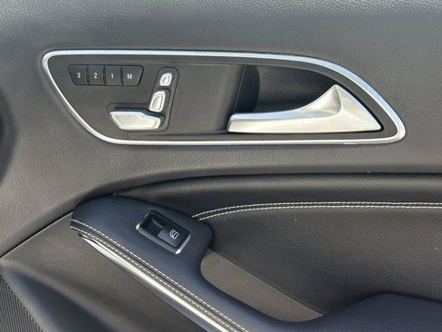 Certified 2020 Mercedes-Benz GLA 250 image 17