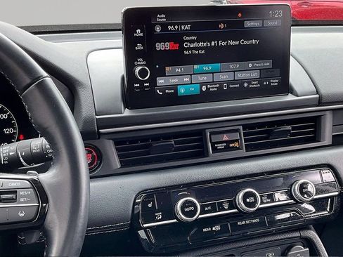 Used 2025 Honda Pilot EX-L image 10