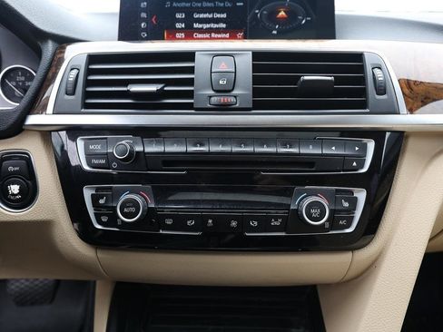 Used 2018 BMW 320i xDrive Sedan AWD/4WD image 20