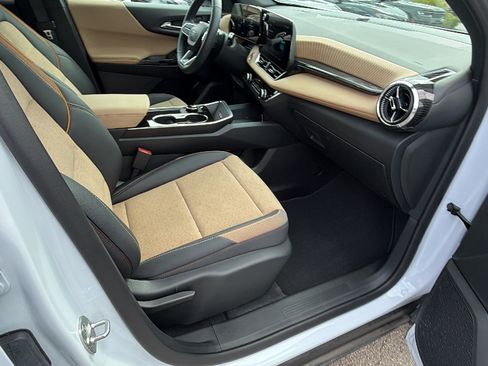 Used 2026 Chevrolet Equinox ACTIV w/ Safety and Technology Package FWD image 19