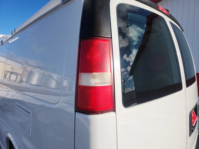 Used 2014 Chevrolet Express 2500 RWD image 19