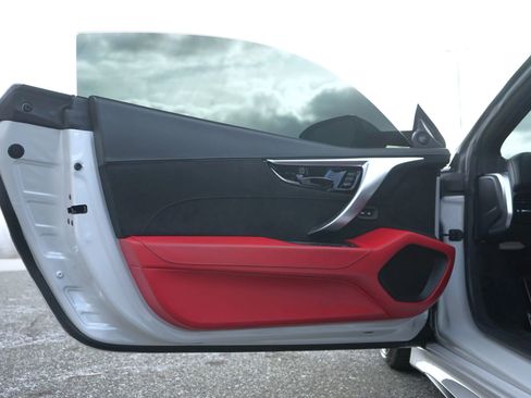 Used 2020 Acura NSX image 12