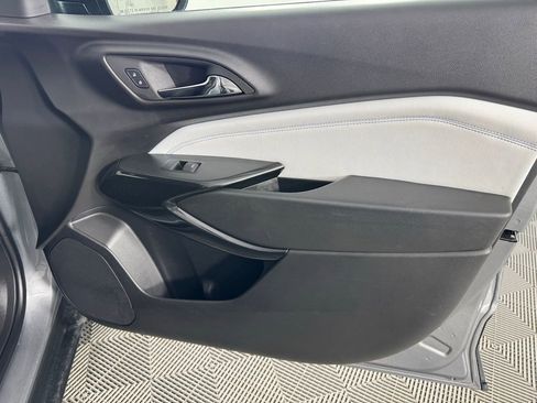 Used 2025 Chevrolet Trax LT image 29