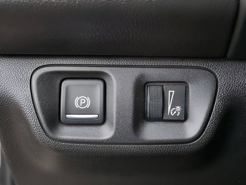 Used 2017 GMC Acadia SLT AWD/4WD image 18
