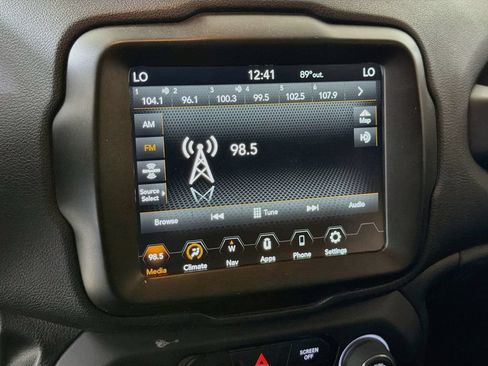 Used 2023 Jeep Renegade Altitude AWD/4WD image 17