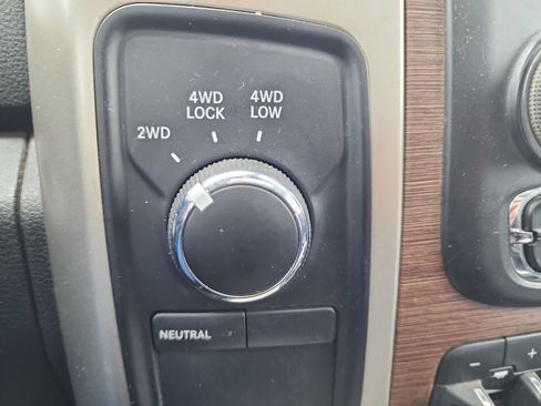 Used 2015 RAM 2500 Laramie w/ Black Appearance Group image 14