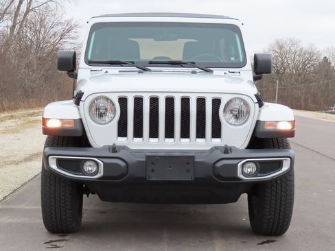 Used 2020 Jeep Wrangler Unlimited Sahara image 7