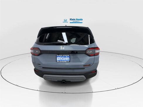 Certified 2025 Honda Pilot TrailSport image 9