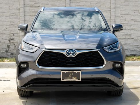 Used 2020 Toyota Highlander Limited FWD image 7