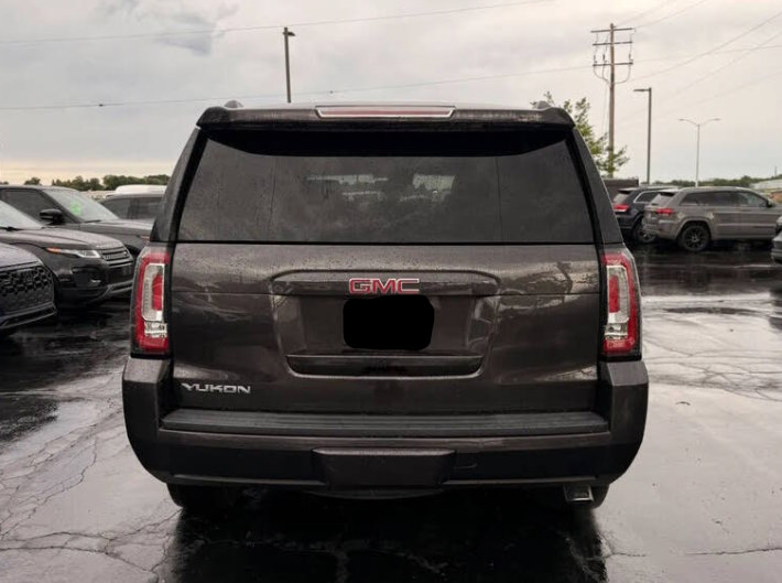 Used 2015 GMC Yukon Denali w/ Premium Package AWD/4WD image 4