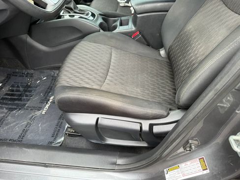 Used 2019 Nissan Rogue S FWD image 9