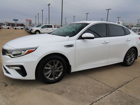 Used 2020 Kia Optima LX image 16