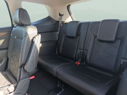 Used 2024 Volkswagen Atlas SE image 27