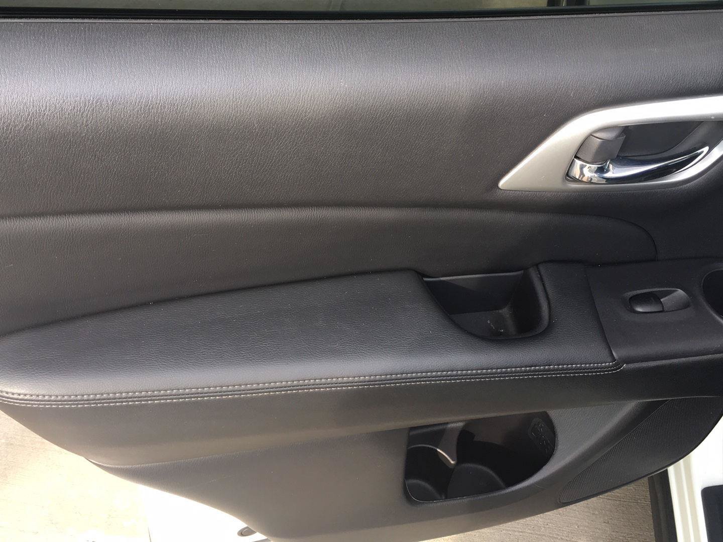 Used 2020 Nissan Pathfinder S FWD image 32