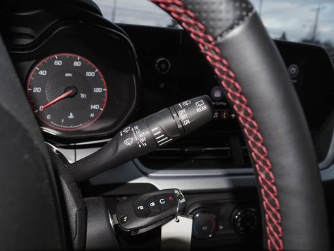 Certified 2025 Chevrolet Trax RS w/ Driver Confidence Package image 33