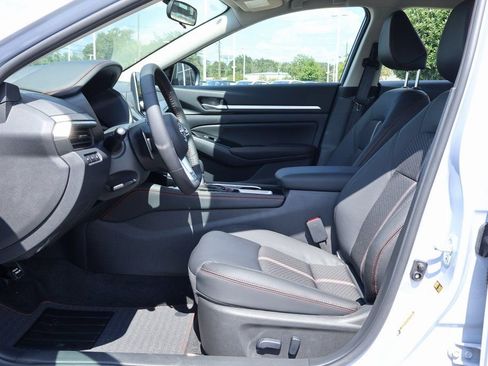 New 2025 Nissan Altima 2.5 SR image 7