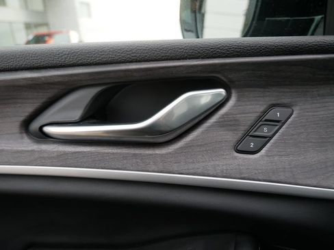 Used 2025 Jeep Grand Cherokee Limited 4xe AWD/4WD image 15