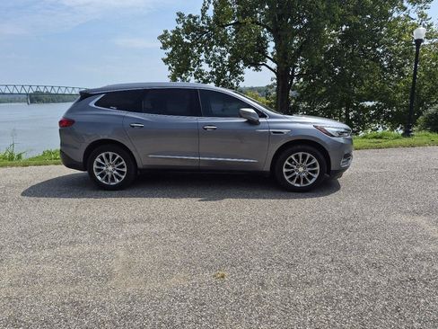 Used 2019 Buick Enclave Essence AWD/4WD image 5