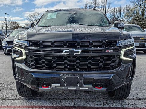 Used 2023 Chevrolet Suburban Z71 w/ Luxury Package image 2