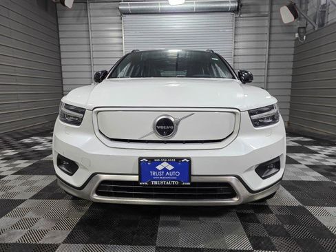 Used 2021 Volvo XC40 P8 Recharge w/ Advanced Package image 3