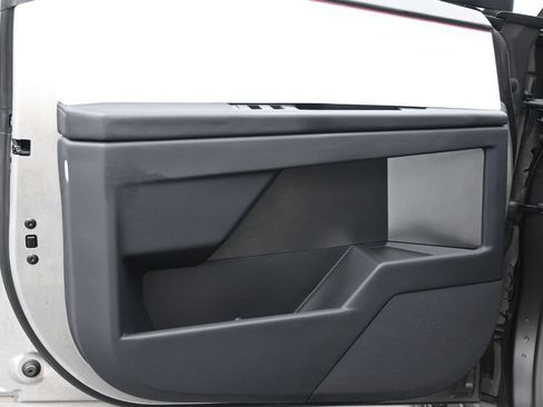 Used 2024 Tesla Cybertruck AWD Crew Cab image 9