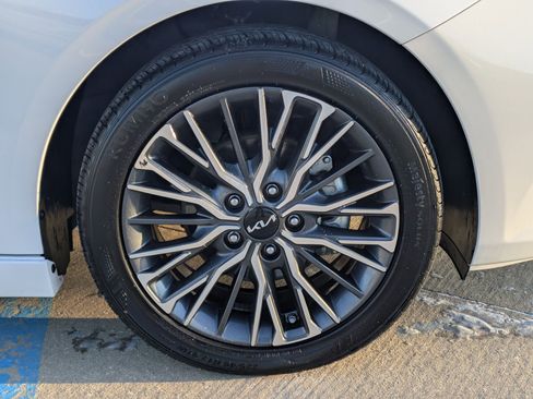 Used 2024 Kia Forte GT-Line image 32