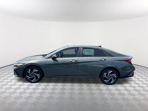Used 2025 Hyundai Elantra Sport FWD image 8