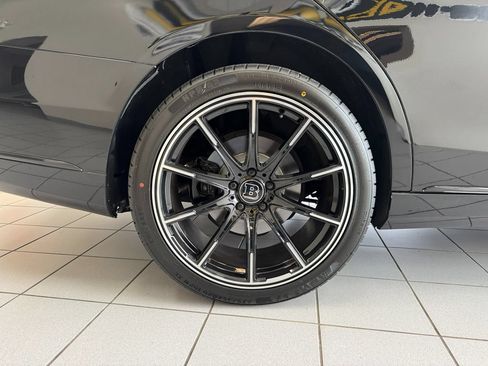 Used 2017 Mercedes-Benz S 550 4MATIC Sedan image 76