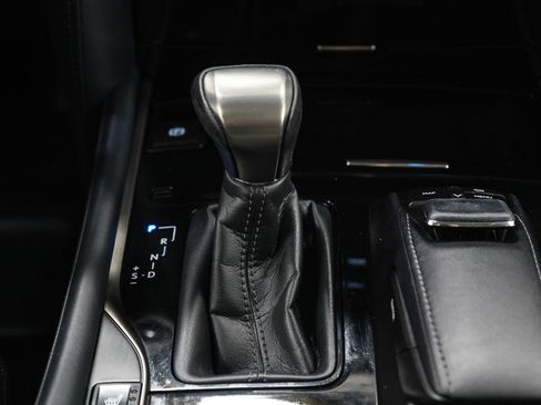 Used 2018 Lexus LX 570 4WD image 21
