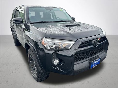 Used 2019 Toyota 4Runner TRD Off-Road Premium AWD/4WD image 5