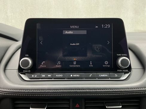 Used 2025 Nissan Rogue SV image 29