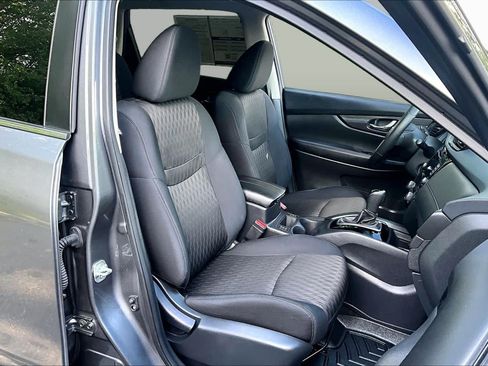 Used 2018 Nissan Rogue SV AWD/4WD image 8