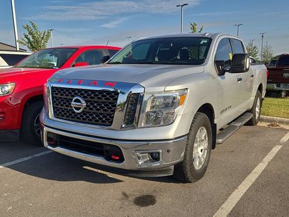 Used 2018 Nissan Titan SV w/ SV Convenience Package