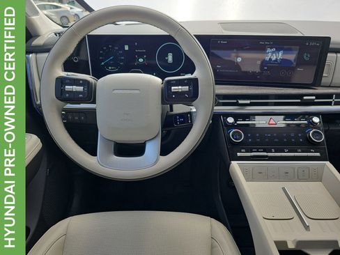 Certified 2025 Hyundai Santa Fe Calligraphy FWD image 18