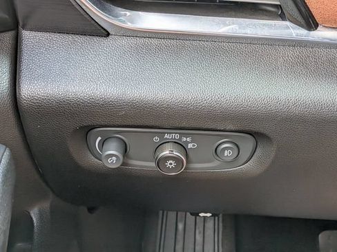 Used 2019 Chevrolet Traverse High Country AWD/4WD image 24