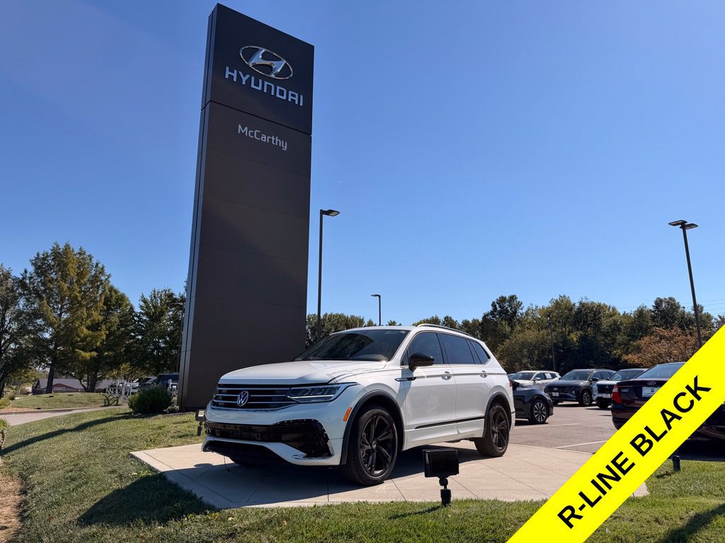 Used 2024 Volkswagen Tiguan SE R-Line FWD image 1